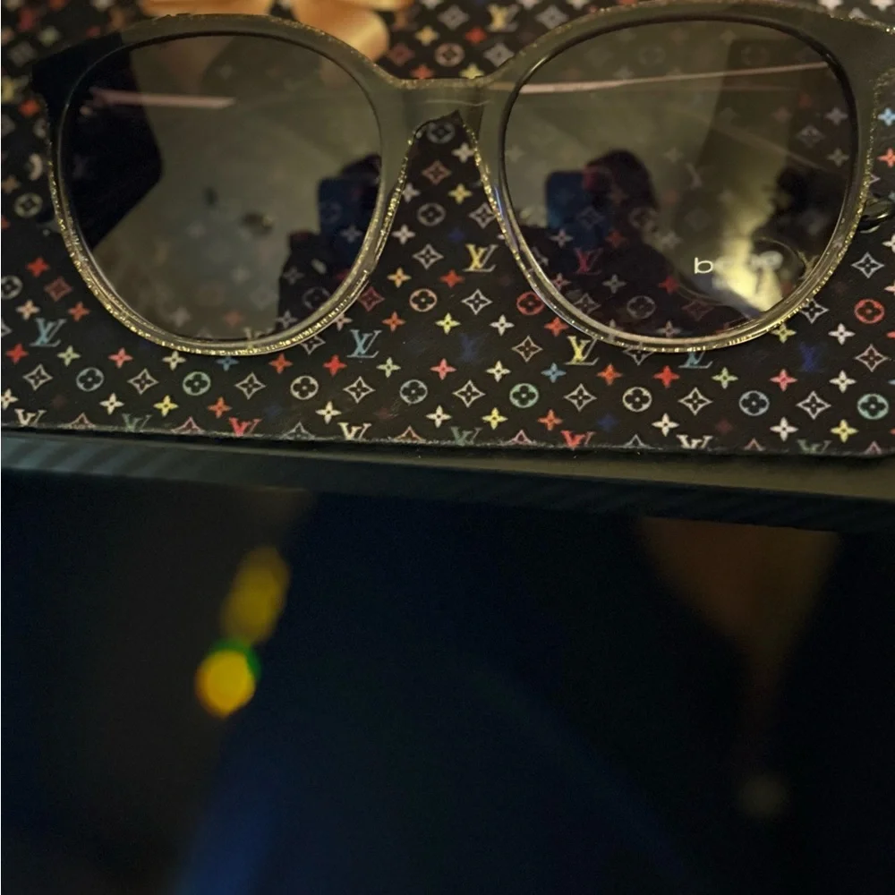 Bebe Black‎ w/ Sunglasses Case with Gold Logo